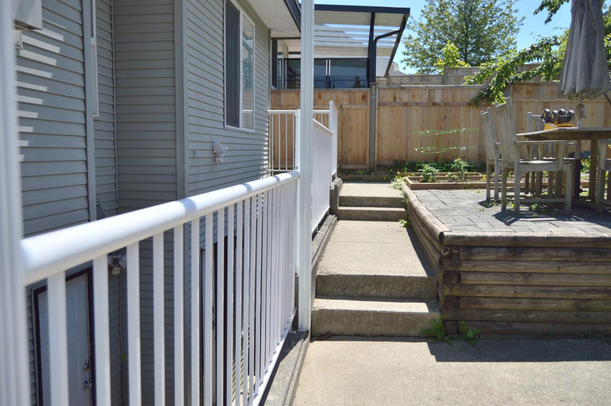 Jane'S Cozy Suite Surrey Exterior photo